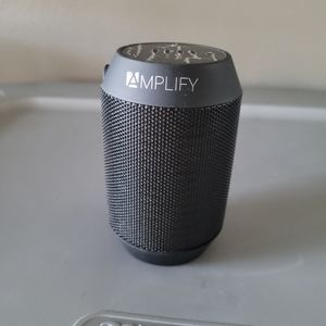 (Free with purchase) Portable speaker